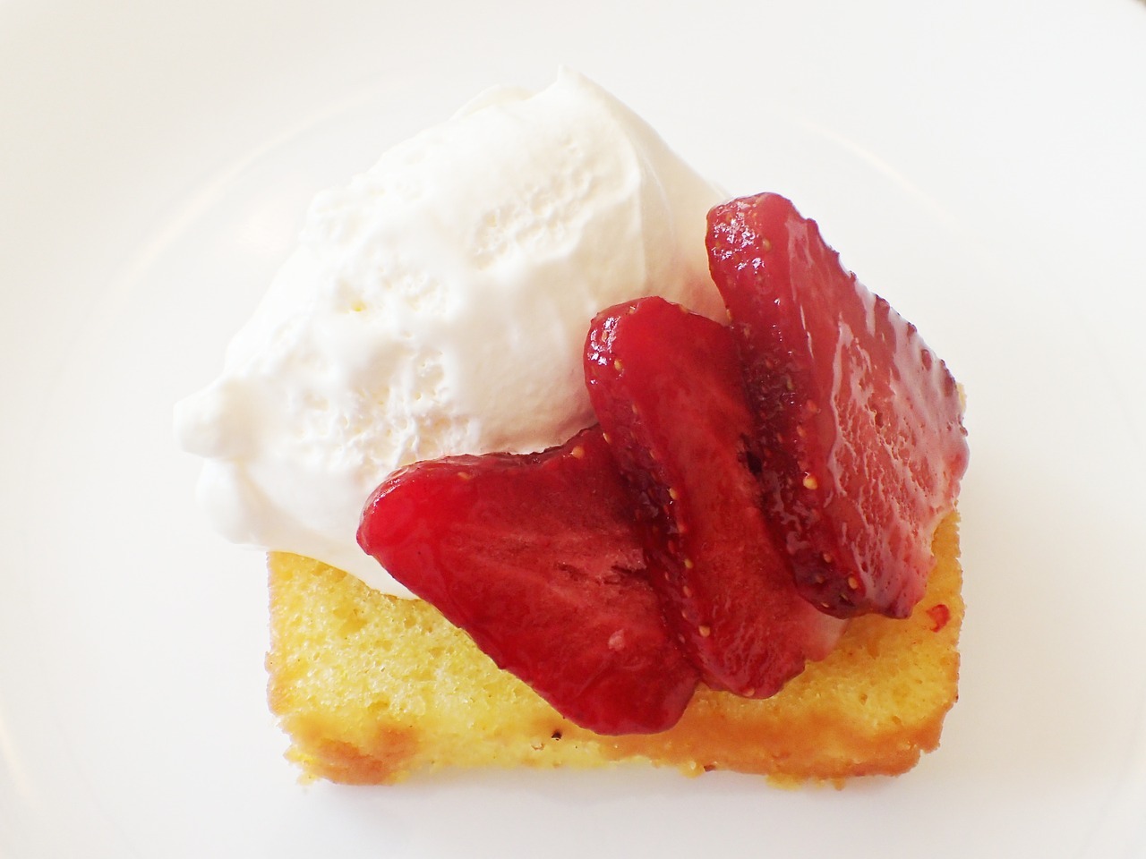 Throw a Fourth of July Party to Remember strawberry shortcake patriotic dessert snacks