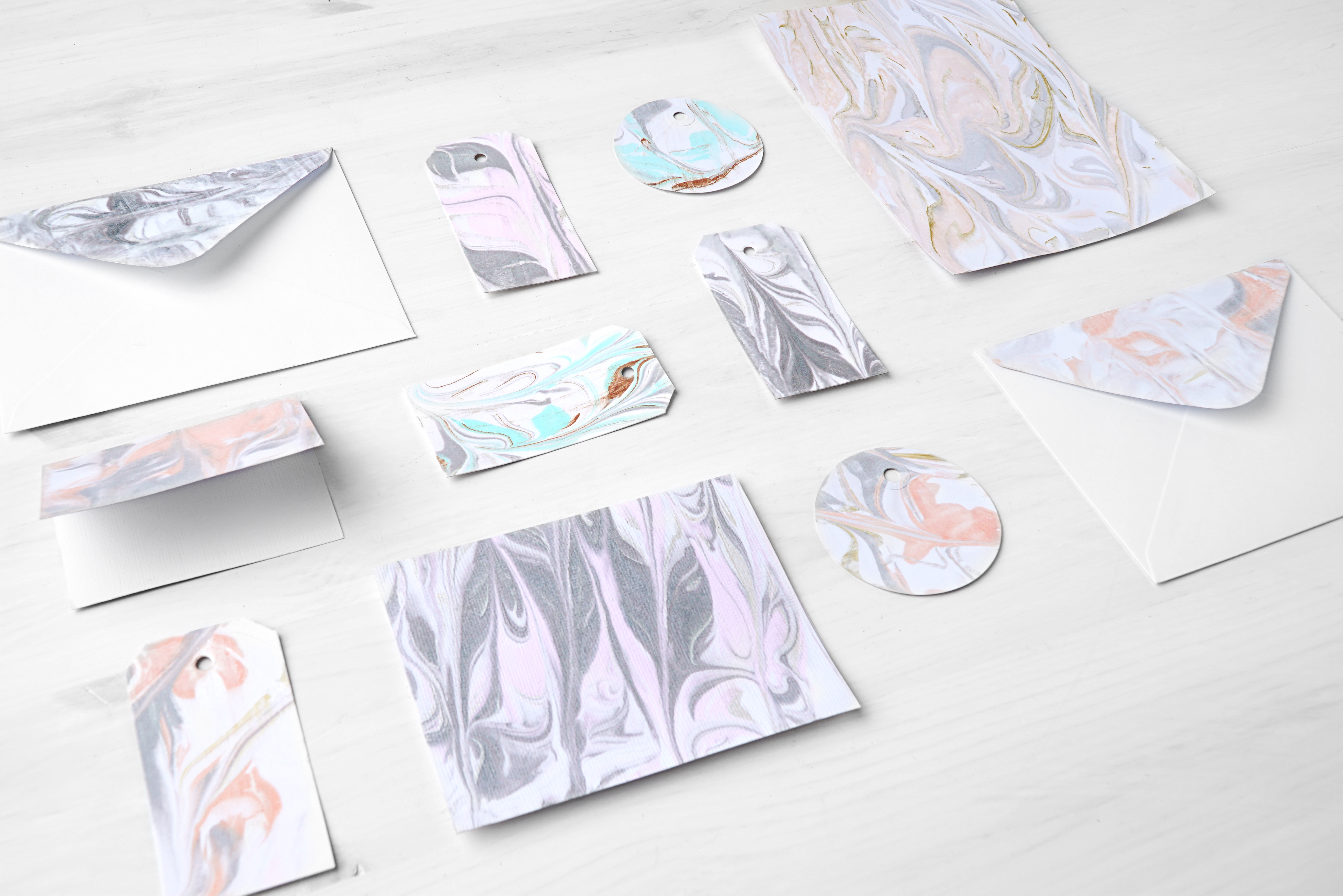 So easy to make these cute marbled place cards