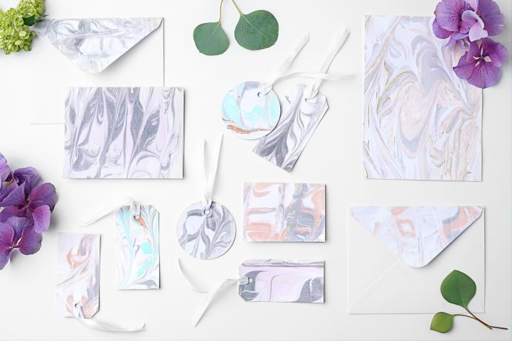 Wow your guests with marbled place cards