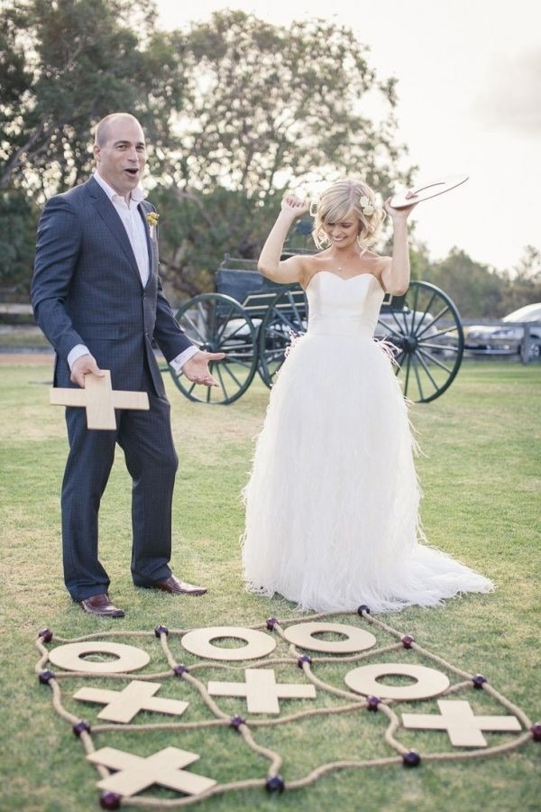 Wedding Games to Offer Guests  #weddinginspo #weddingideas #wedding #lawngames #tictactoe