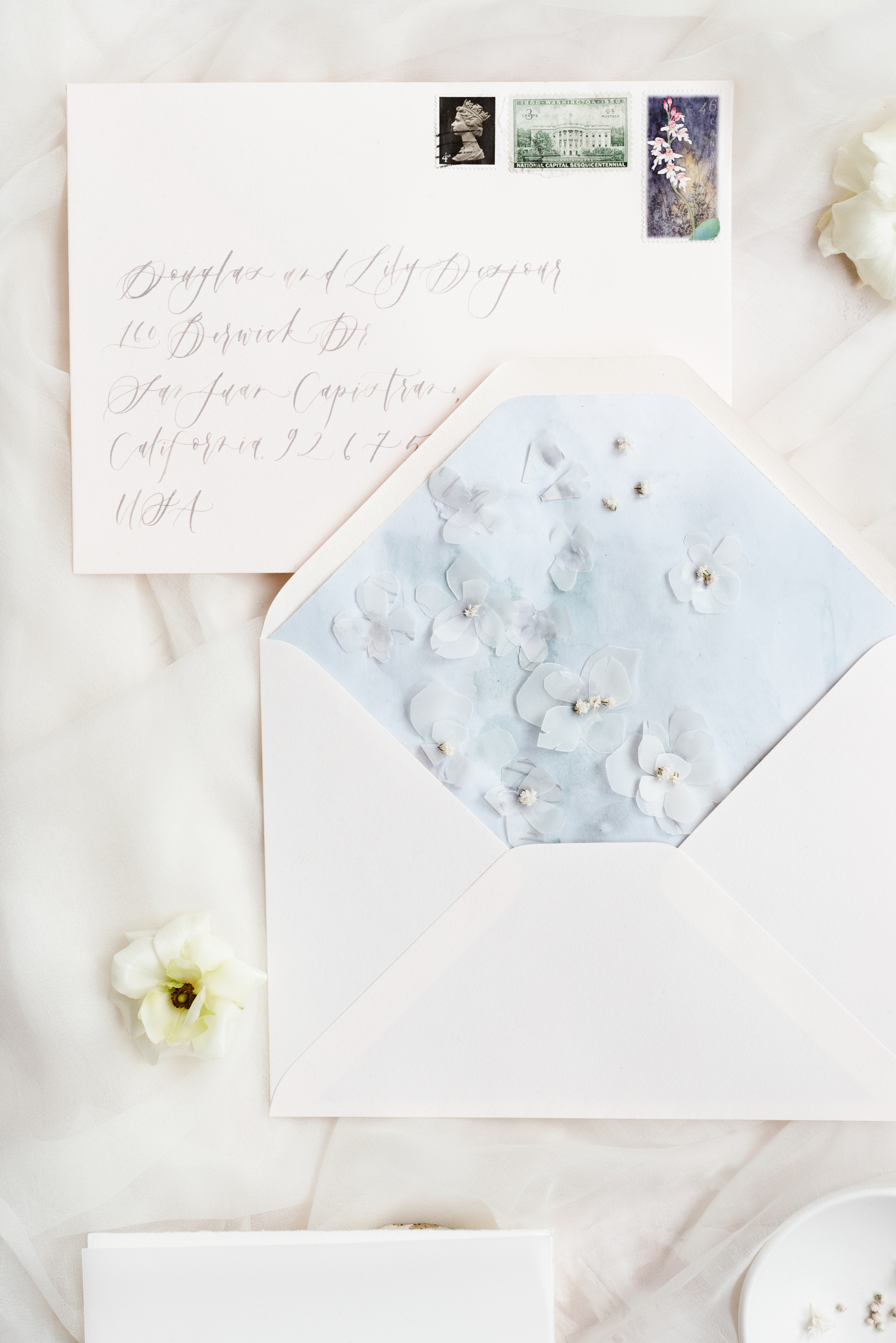 New - Animated Invitations with Falling Confetti - Sendo Invitations